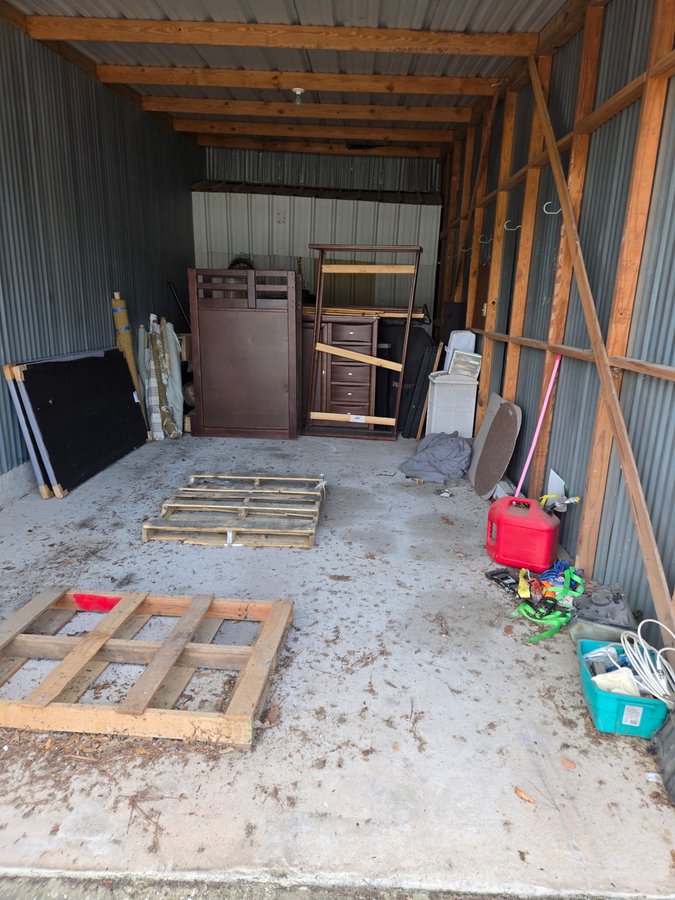 12 x 25 storage unit in Willis, TX