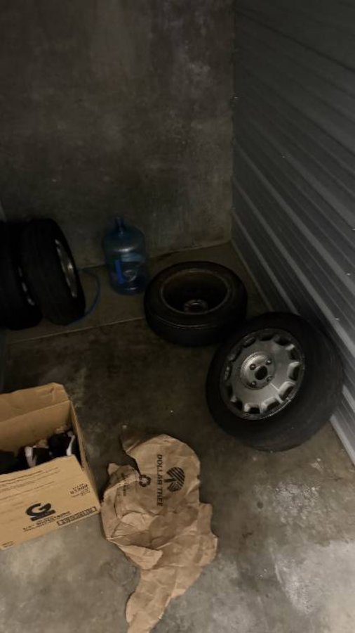 5 x 10 storage unit in Sacramento, CA