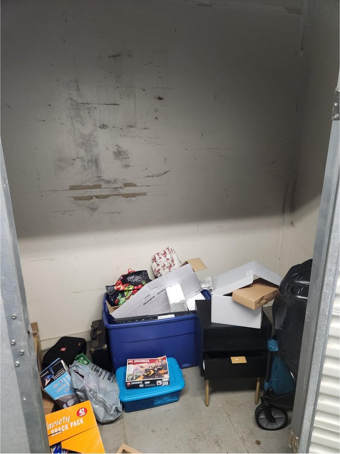 10 x 5 storage unit in Rosedale, MD