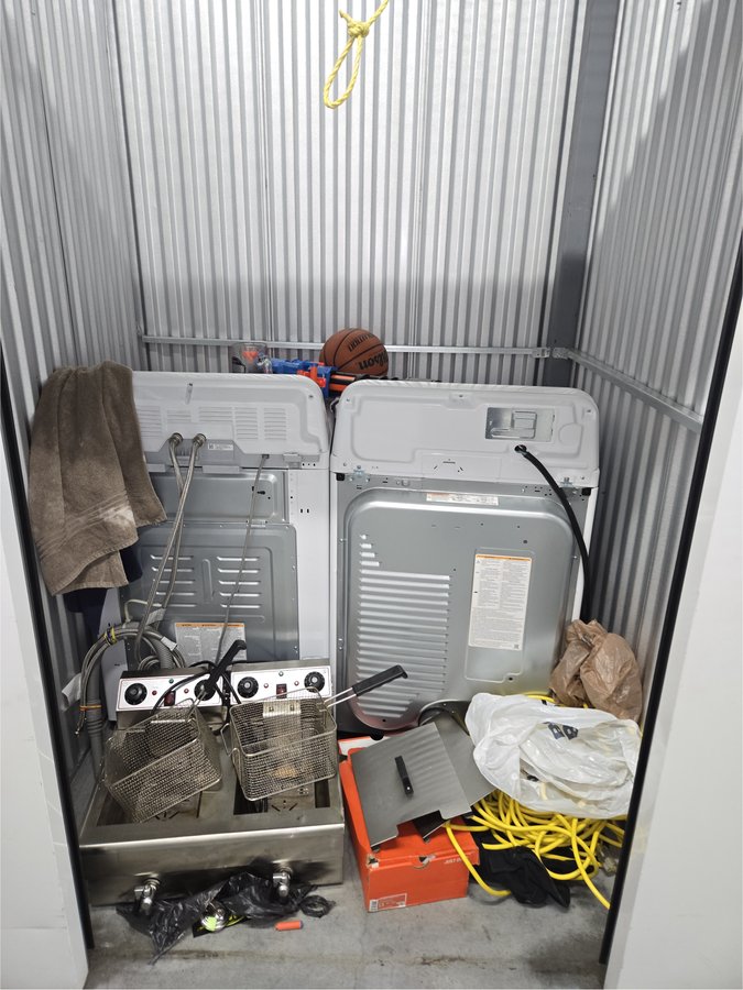 5 x 5 storage unit in Miami Gardens, FL