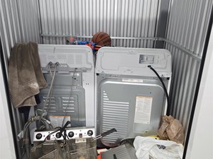 5 x 5 storage unit in Miami Gardens, FL