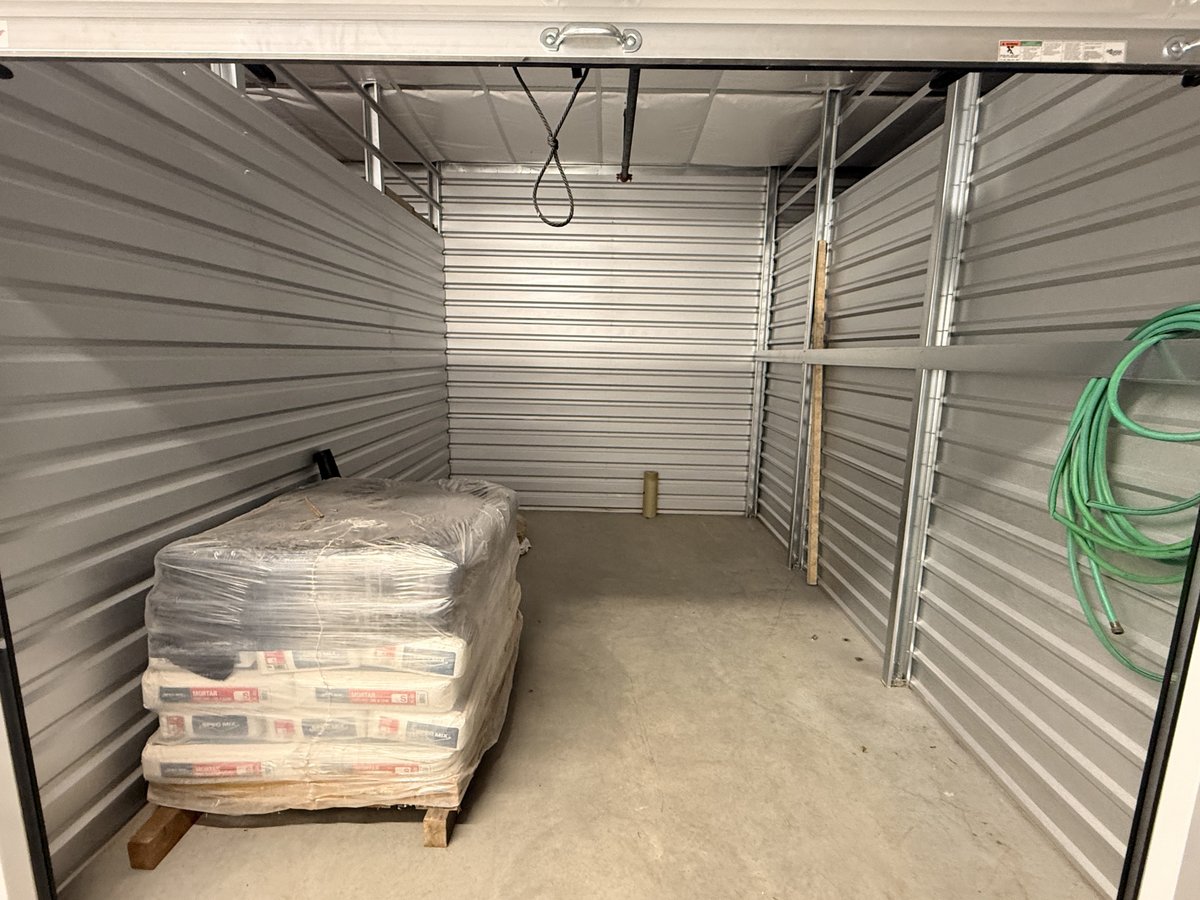 10 x 15 storage unit in Manassas, VA