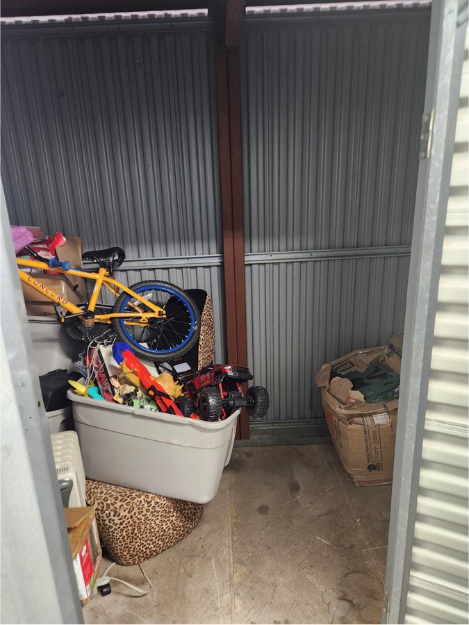 10 x 5 storage unit in Rosedale, MD