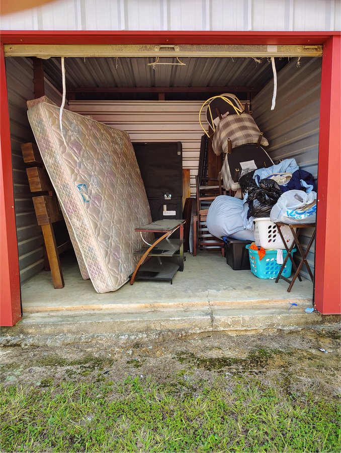 10 x 10 storage unit in Cordele, GA