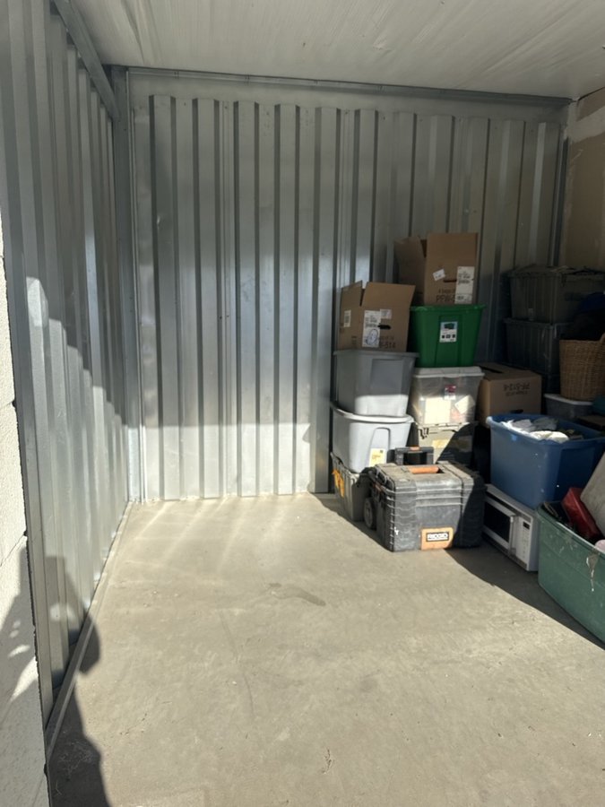 10 x 10 storage unit in San Jacinto, CA