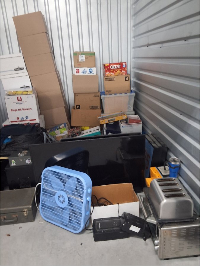 10 x 10 storage unit in Clermont, FL