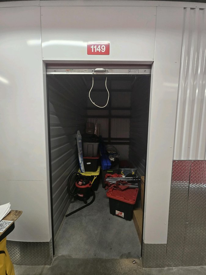 5 x 10 storage unit in Orlando, FL