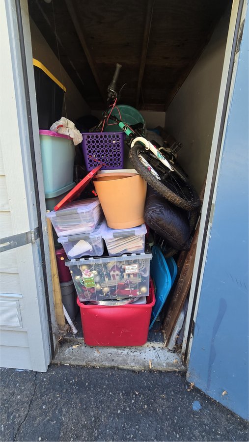 5 x 10 storage unit in Salem, OR