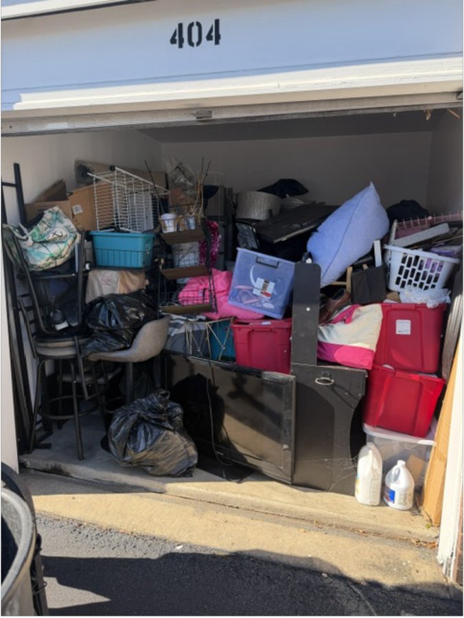 10 x 10 storage unit in Alexandria, VA