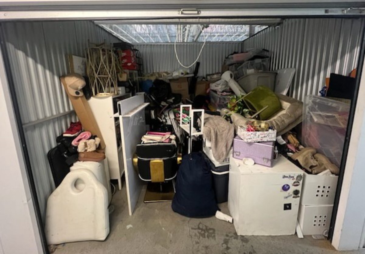 10 x 10 storage unit in South Gate, CA