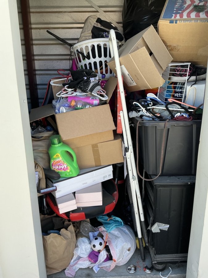 10 x 5 storage unit in Desert Hot Springs, CA