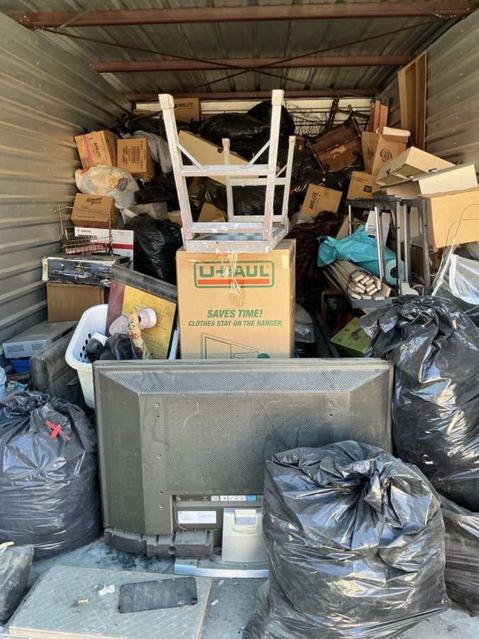 10 x 20 storage unit in Desert Hot Springs, CA