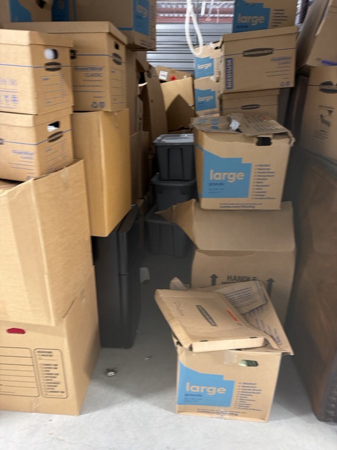 10 x 20 storage unit in Rochester Hills, MI