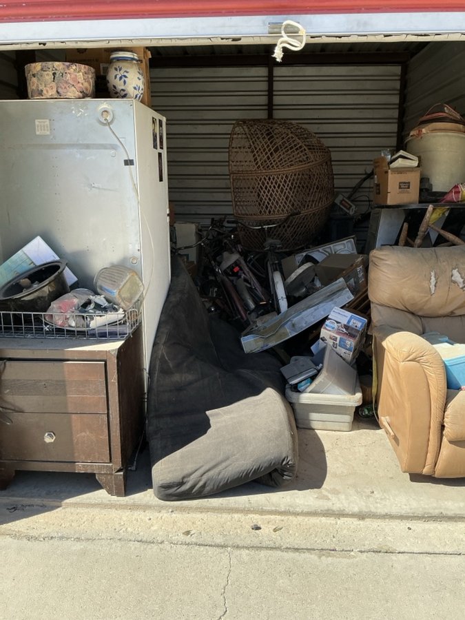 10 x 15 storage unit in Desert Hot Springs, CA