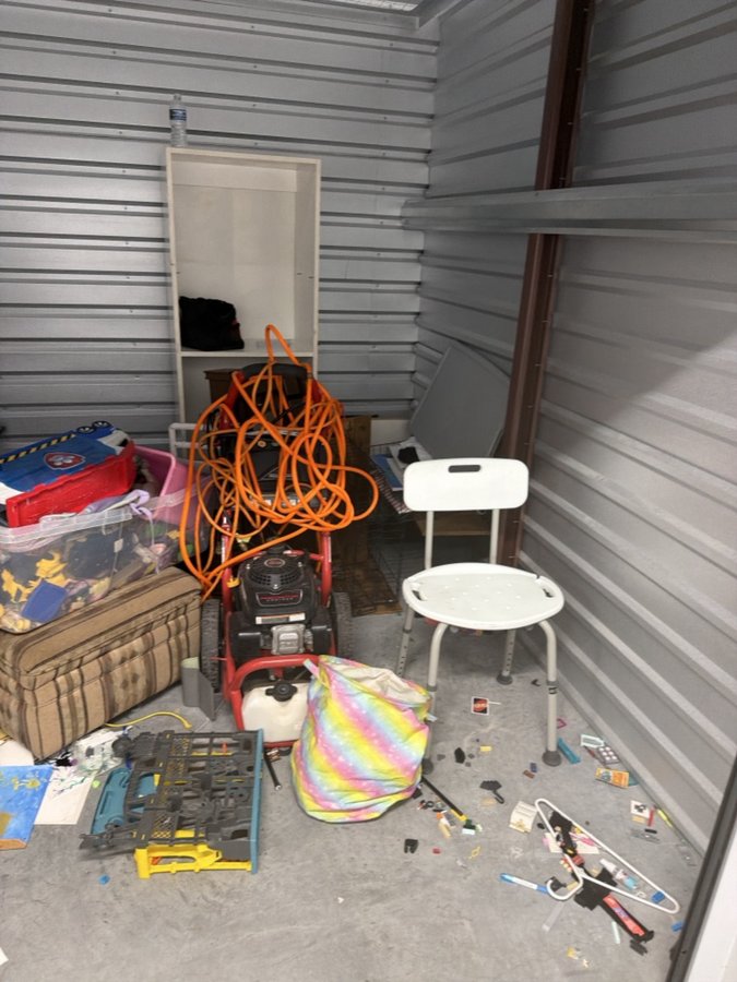 10 x 10 storage unit in Rochester Hills, MI