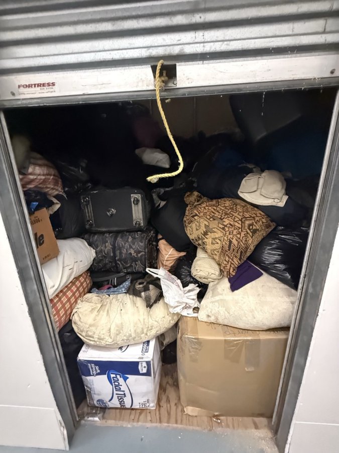 7 x 10 storage unit in Los Angeles, CA