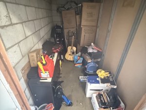 5 x 10 storage unit in La Verne, CA
