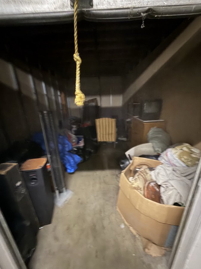10 x 20 storage unit in Los Angeles, CA