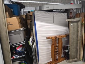 10 x 12 unit in Kentwood