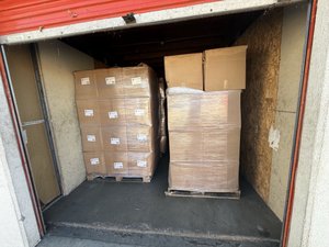 10 x 25 unit in Los Angeles