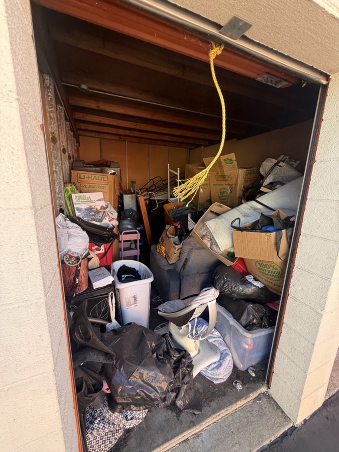 10 x 15 storage unit in La Verne, CA