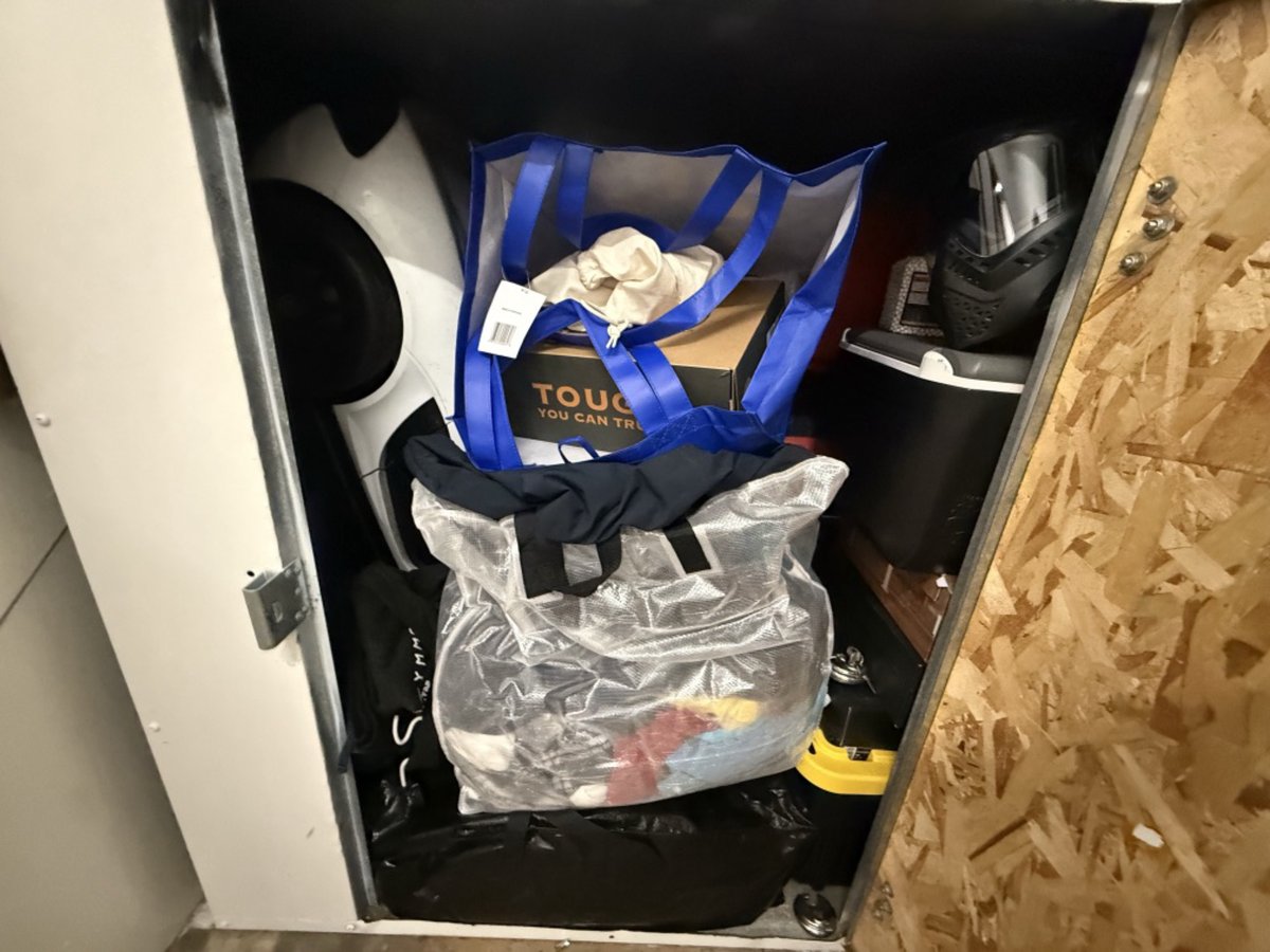 4 x 4 storage unit in Pomona, CA