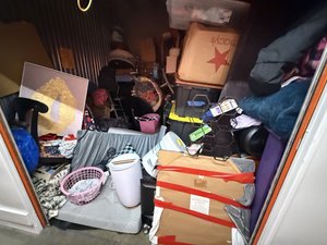 10 x 10 storage unit in Pomona, CA