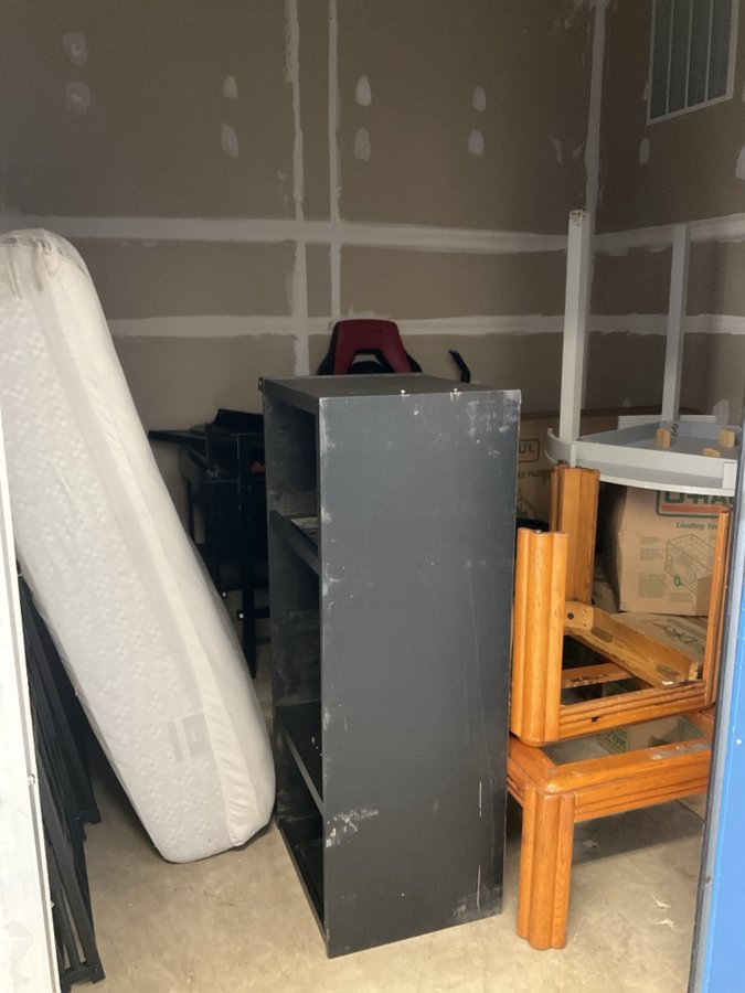 10 x 10 storage unit in Ladson, SC