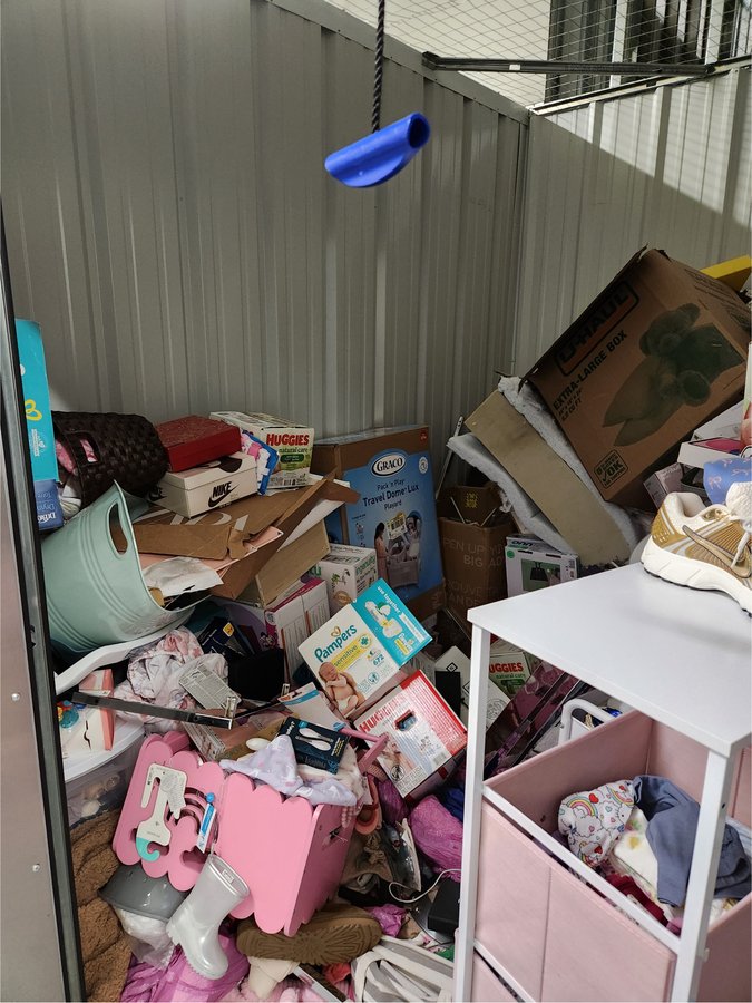 10 x 10 storage unit in Baltimore, MD