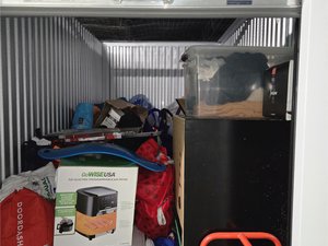 5 x 10 storage unit in Claymont, DE