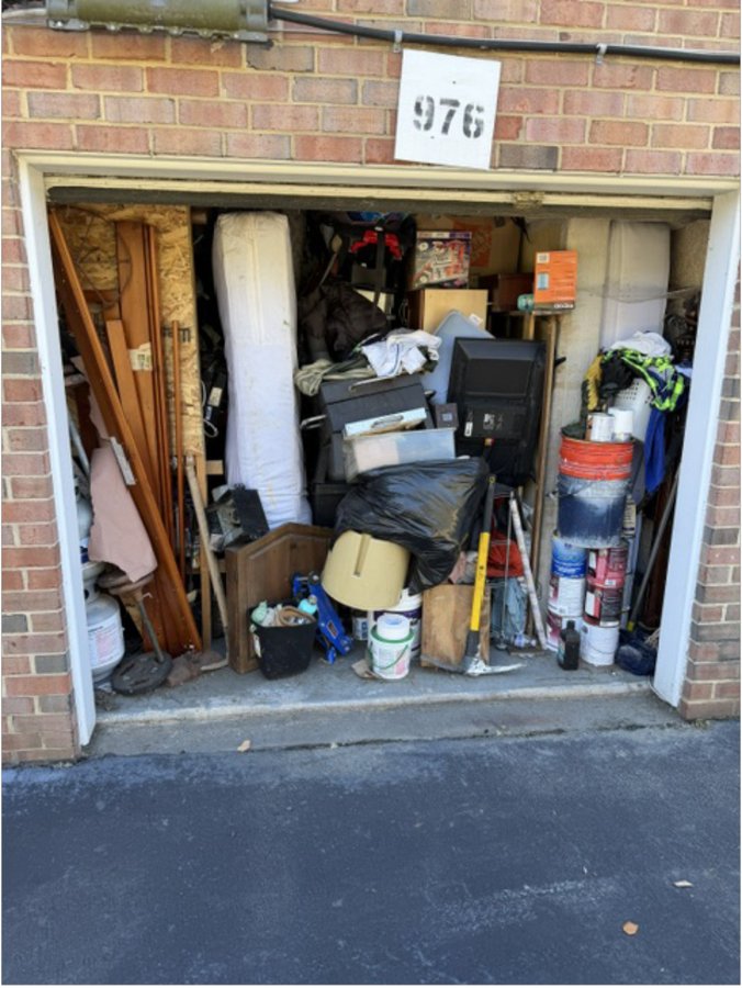 10 x 15 storage unit in Alexandria, VA