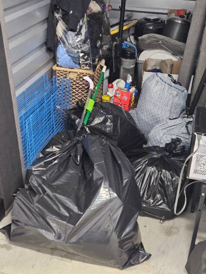 5 x 10 storage unit in District Heights, MD