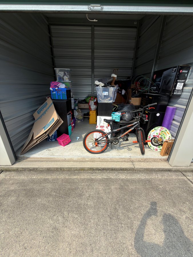 10 x 10 storage unit in Whiteland, IN