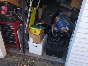 10 x 10 storage unit in Southington, CT