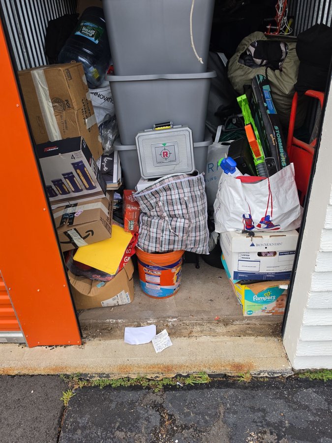 5 x 10 storage unit in Southington, CT