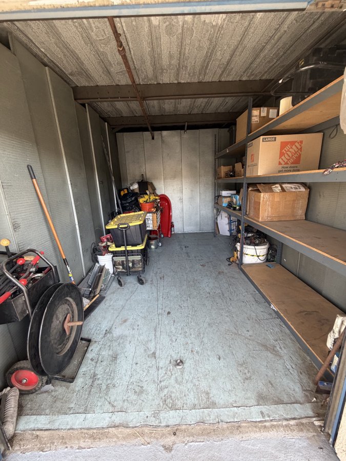 10 x 15 storage unit in Arcadia, CA