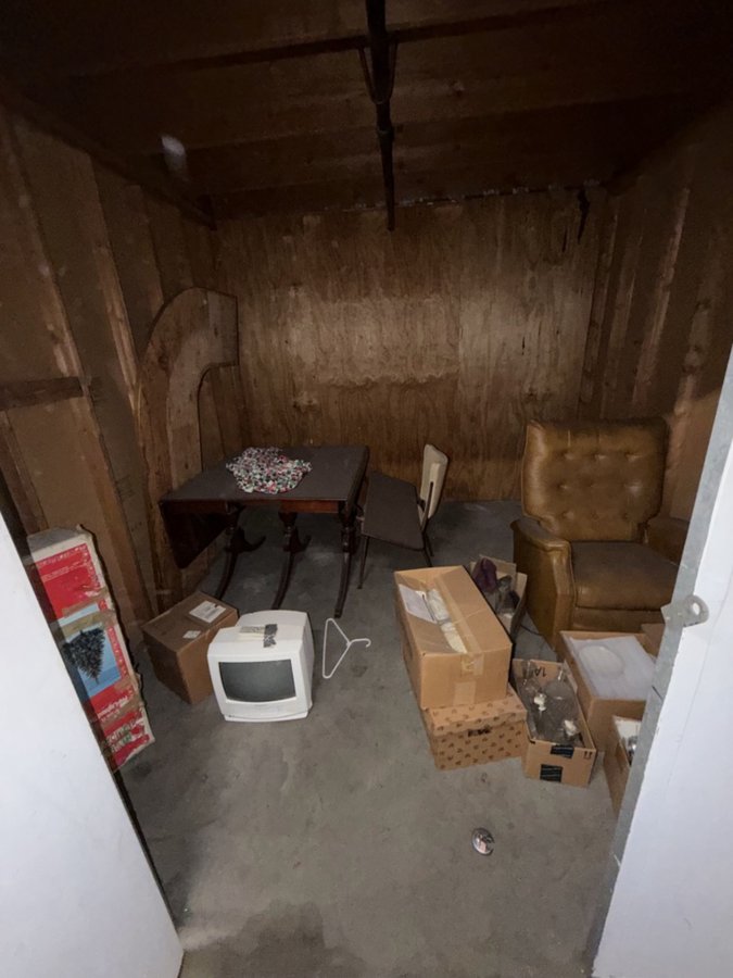 10 x 10 storage unit in Arcadia, CA