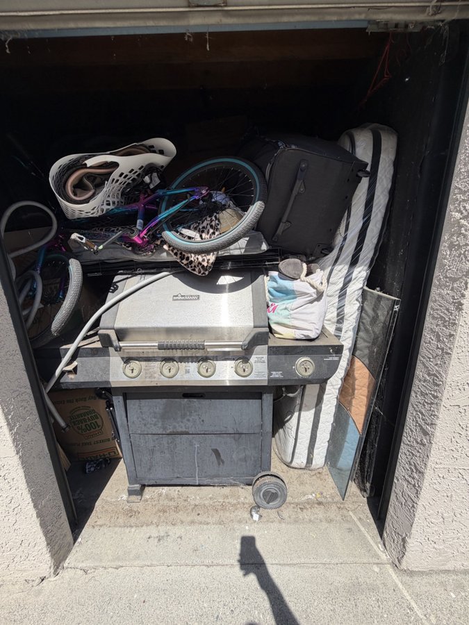 10 x 20 storage unit in Arcadia, CA