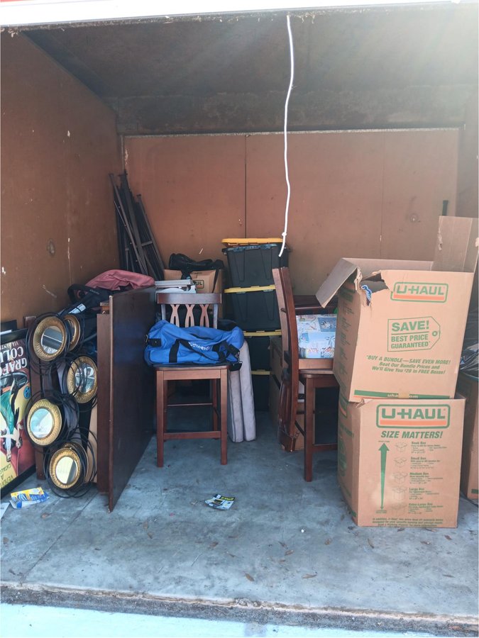 10 x 10 storage unit in Orlando, FL