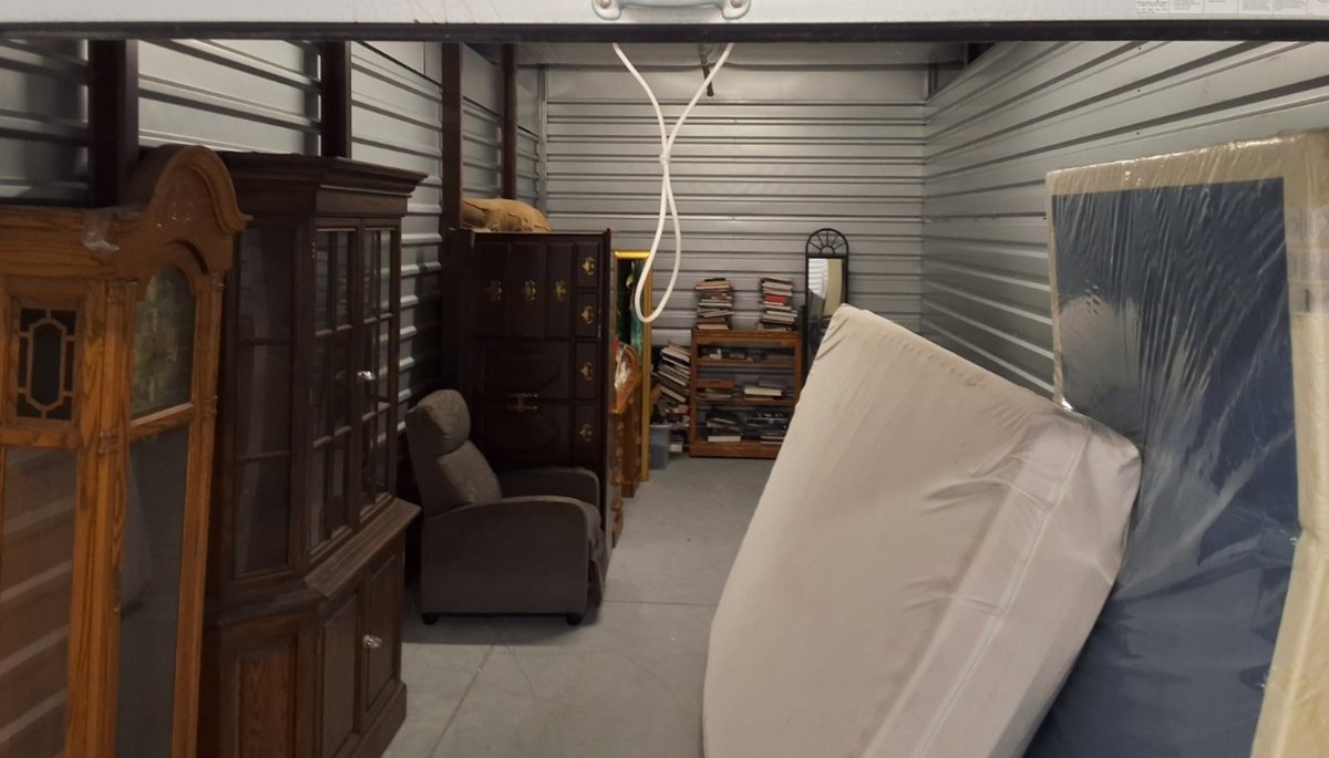 10 x 20 storage unit in Davenport, FL