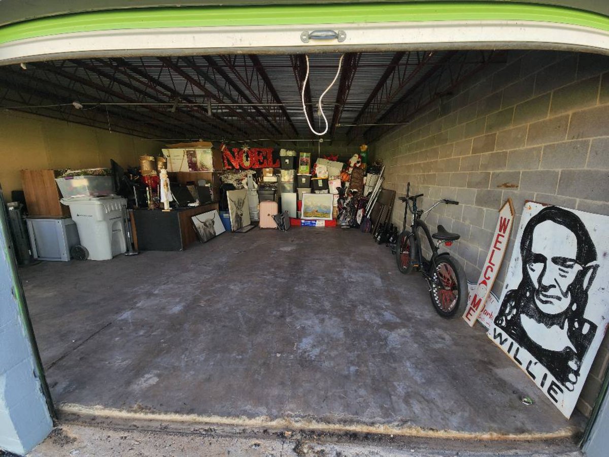24 x 30 storage unit in Euless, TX