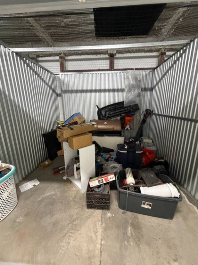 10 x 10 storage unit in Tampa, FL