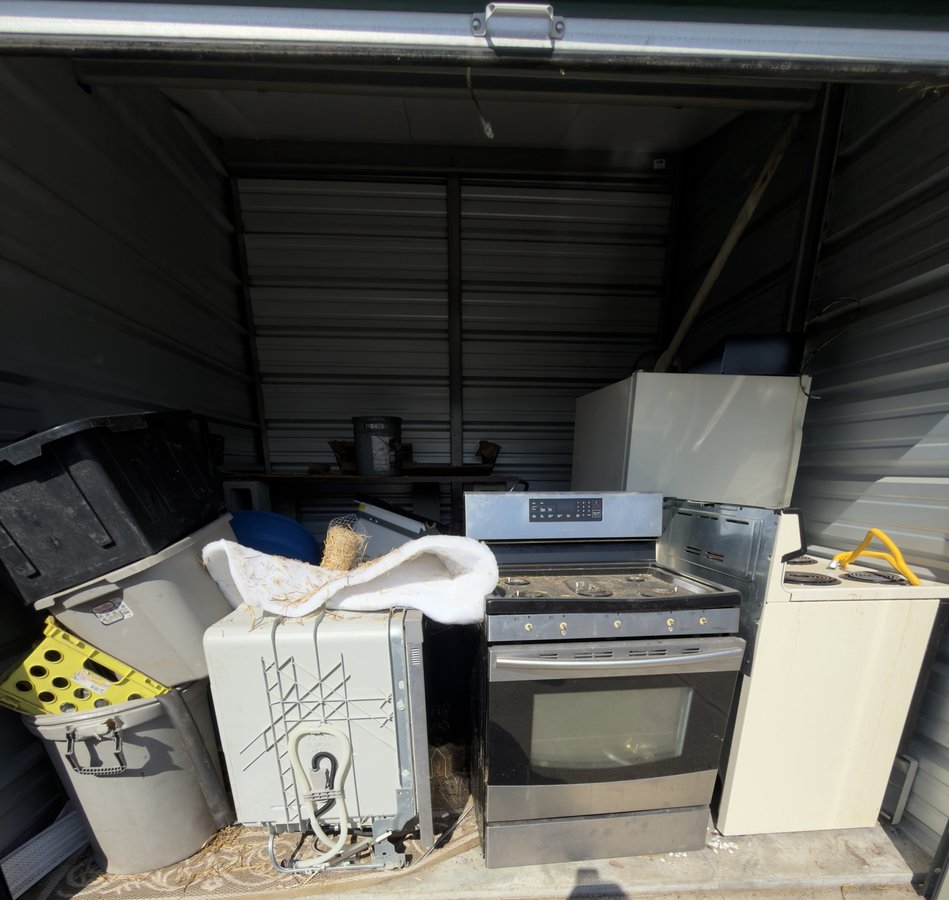 10 x 10 storage unit in Whiteland, IN