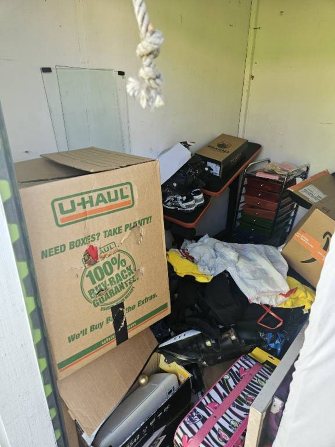 5 x 8 storage unit in Hayward, CA