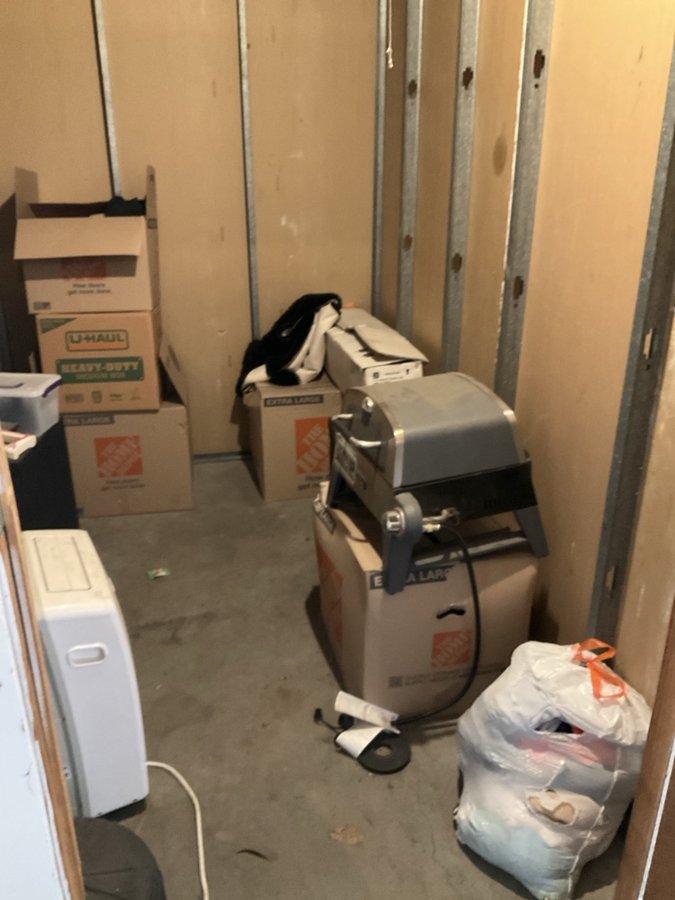 10 x 10 storage unit in Laguna Hills, CA