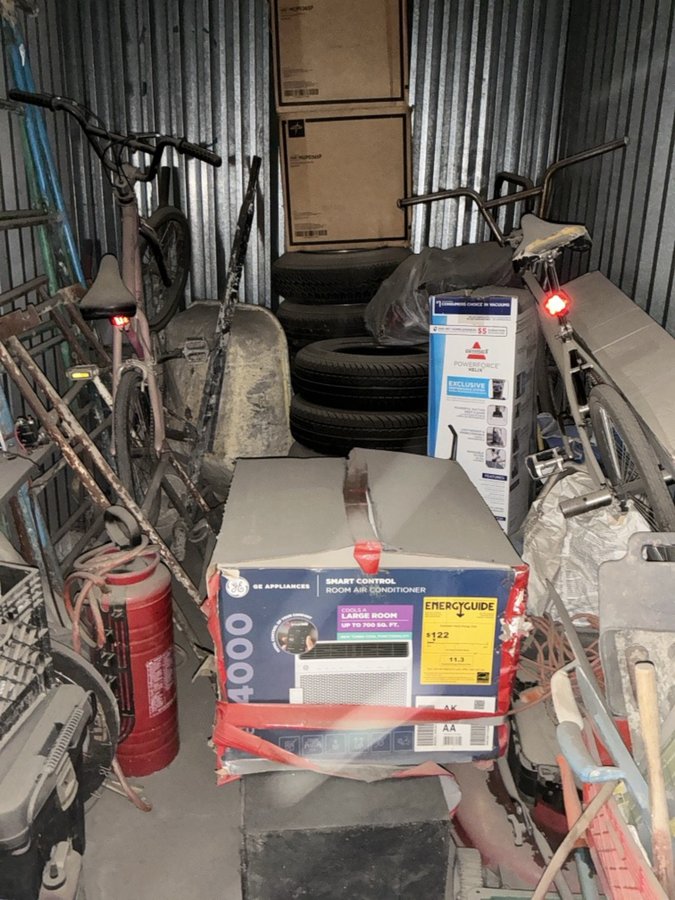 7 x 10 storage unit in Indio, CA