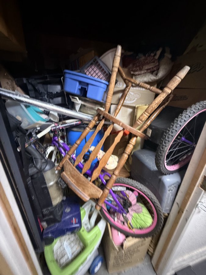 7 x 7 storage unit in Highland, CA