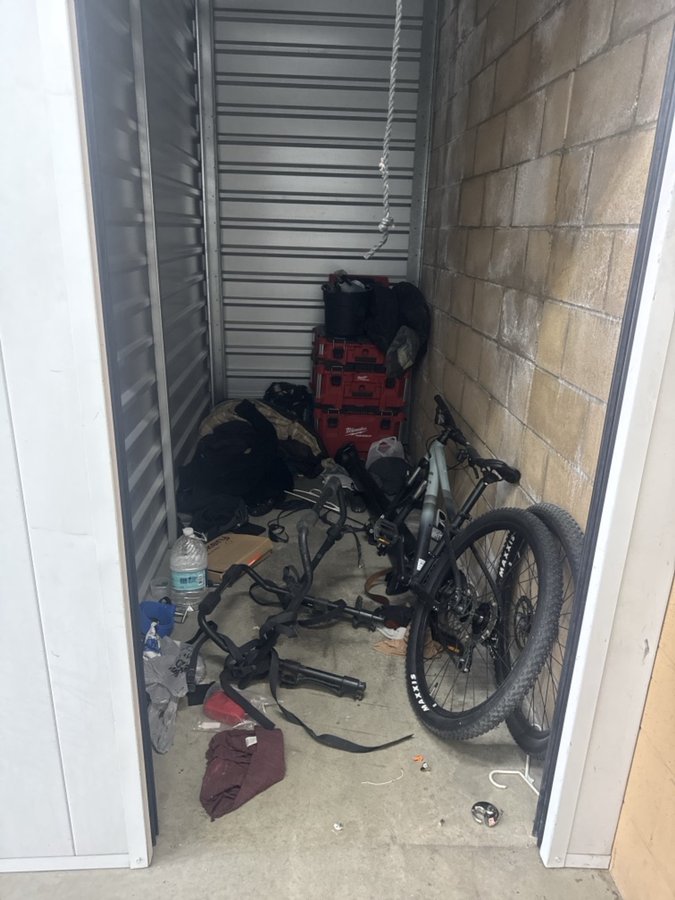 5 x 10 storage unit in Highland, CA