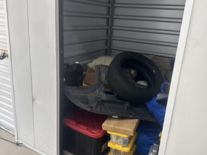 5 x 5 storage unit in Highland, CA