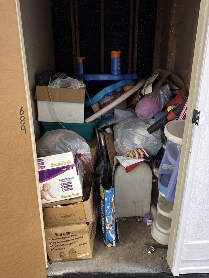 5 x 7 storage unit in Highland, CA